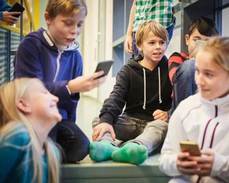 Sweden to Introduce Countrywide Cellphone Restriction in Educational Institutions