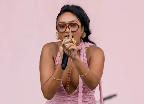 Joy Crookes Embracing Perfectionism – Her Music Grows Stronger for It